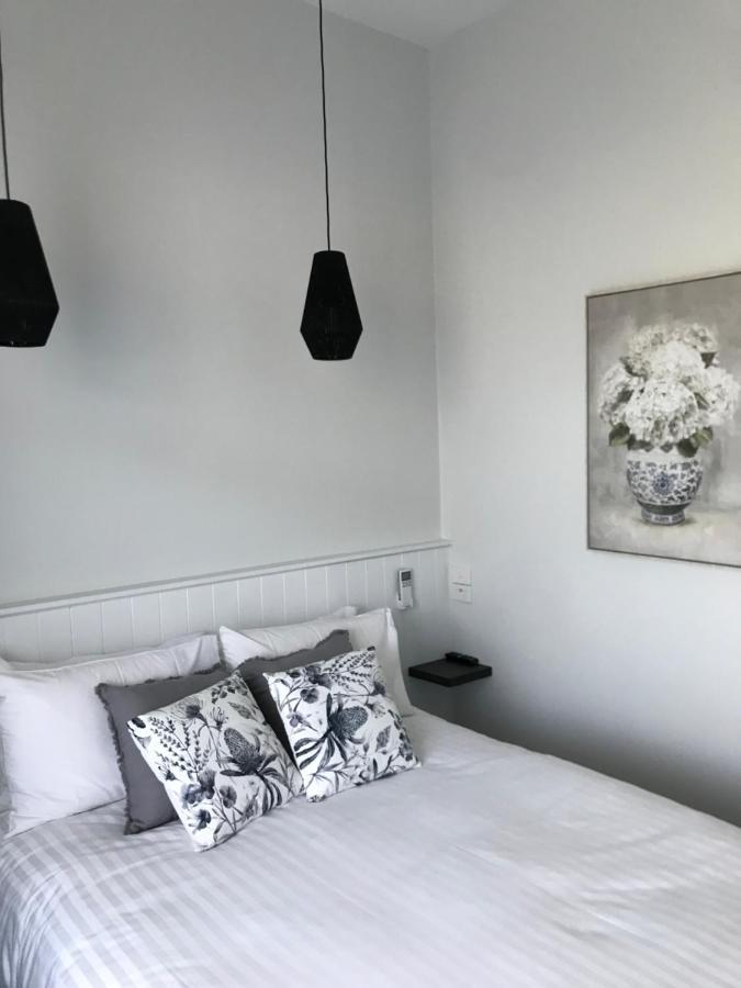 Myrtleford Hotel Экстерьер фото