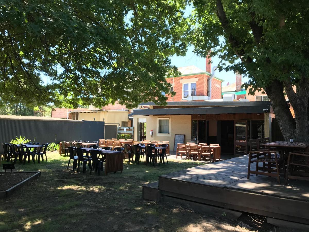 Myrtleford Hotel Экстерьер фото