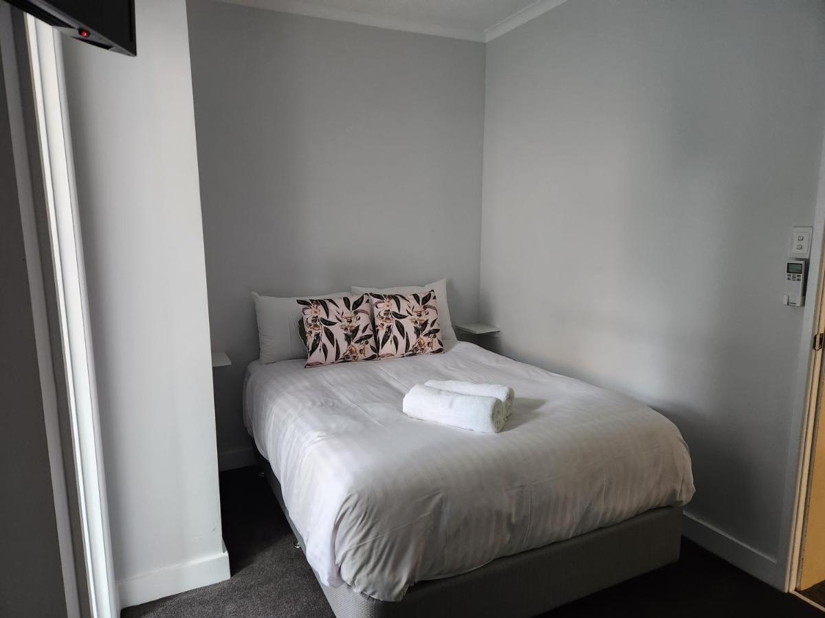 Myrtleford Hotel Экстерьер фото