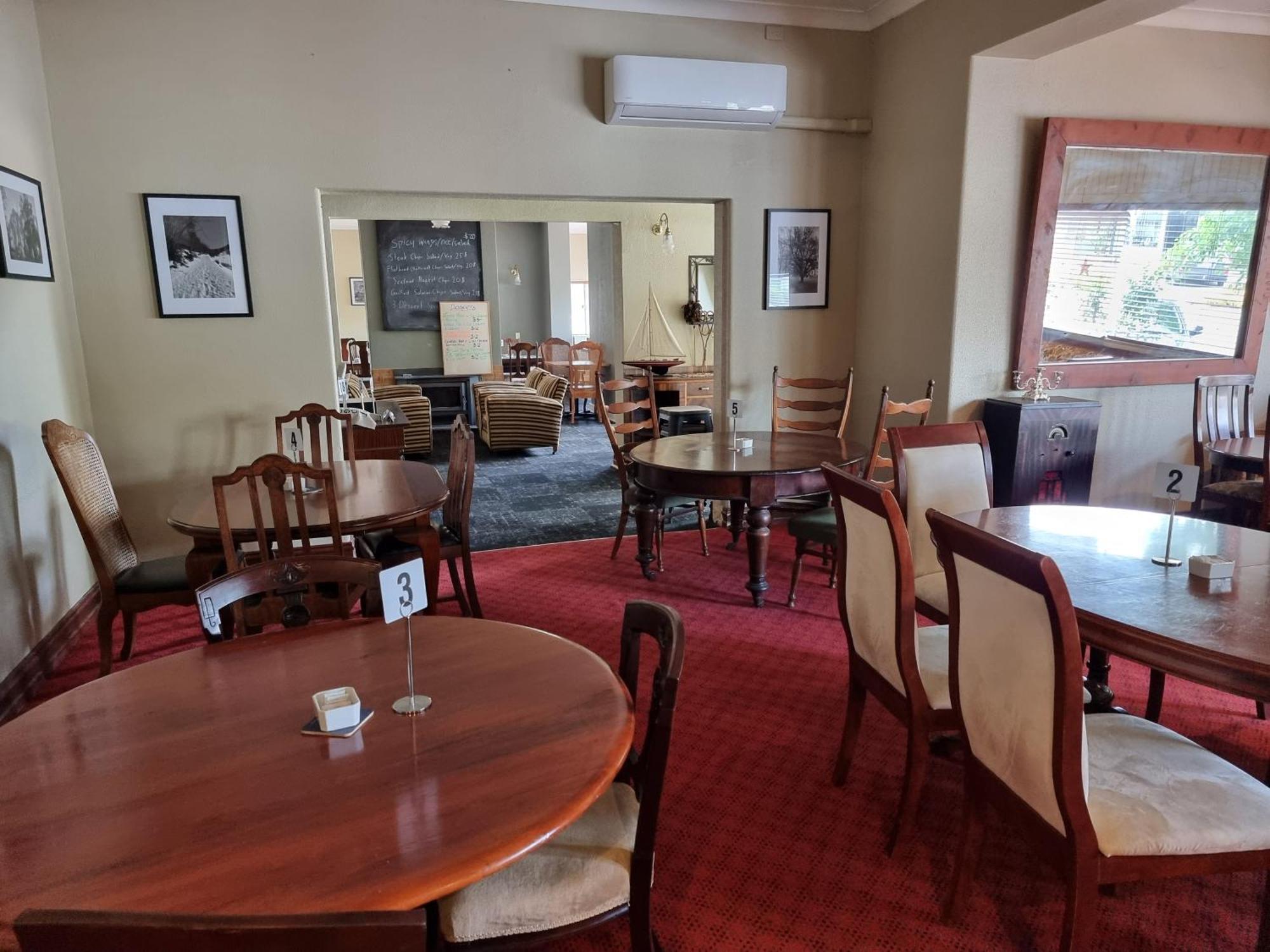 Myrtleford Hotel Экстерьер фото